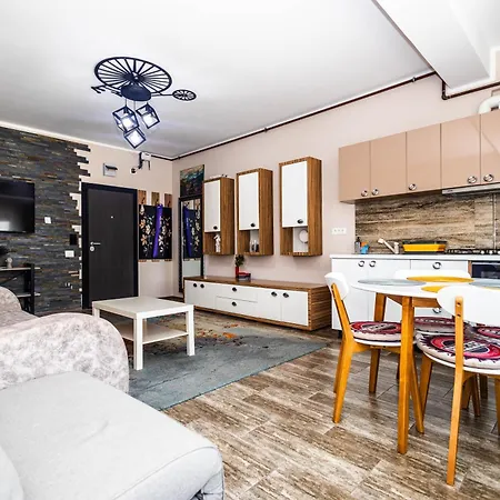 Roberto Deluxe Astoria Апартаменты