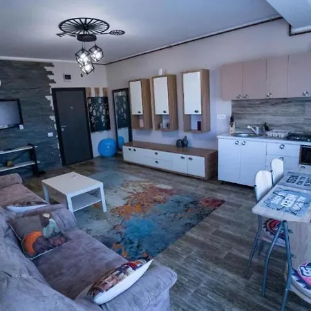 Roberto Deluxe Astoria Apartment *