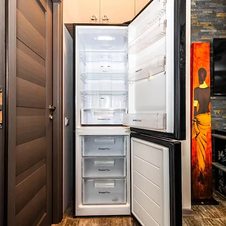 Roberto Deluxe Astoria 公寓