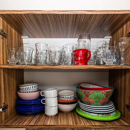 Roberto Deluxe Astoria 那沃达利