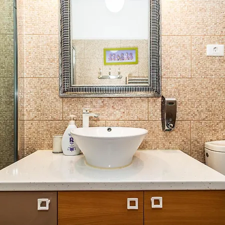 公寓 Roberto Deluxe Astoria *