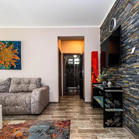 Roberto Deluxe Astoria