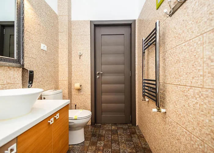 Roberto Deluxe Astoria