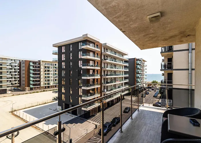 Roberto Deluxe Astoria Năvodari