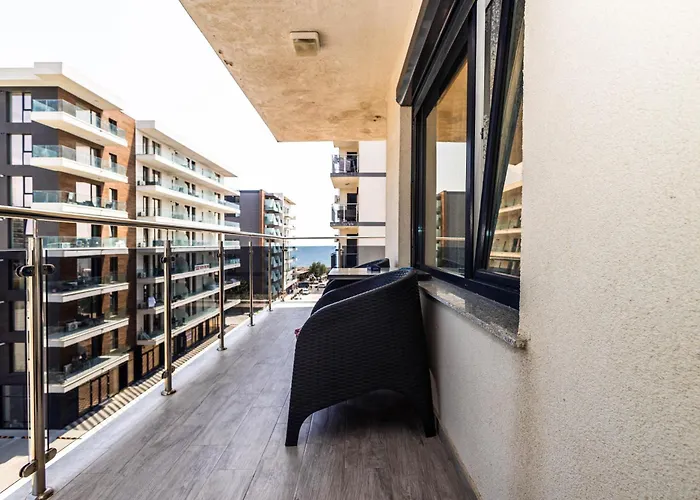 Roberto Deluxe Astoria Lägenhet Năvodari